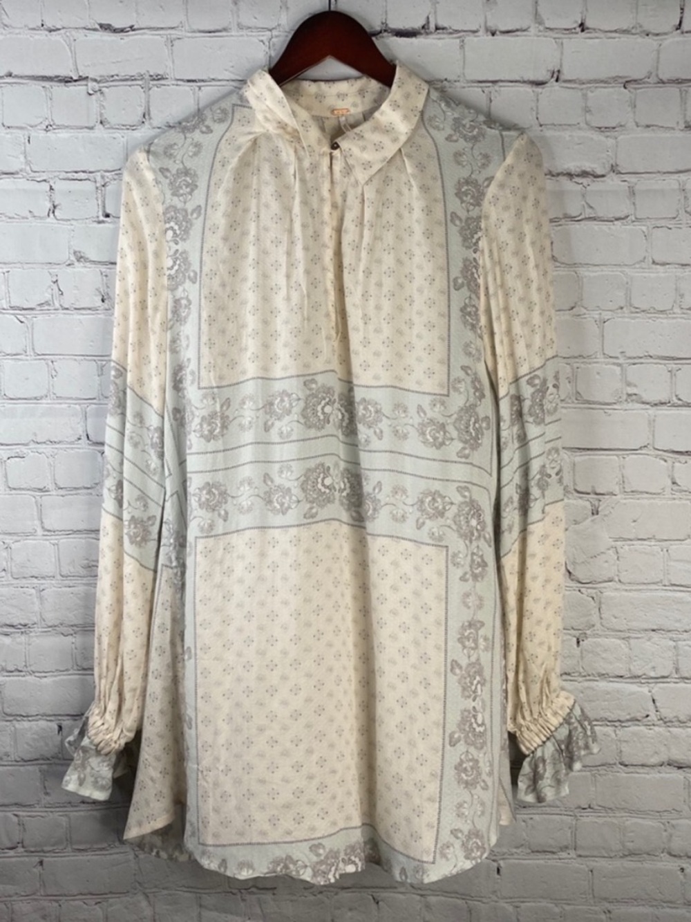 Free People • Changing Times Boho Flowy Tunic Blouse Size Small